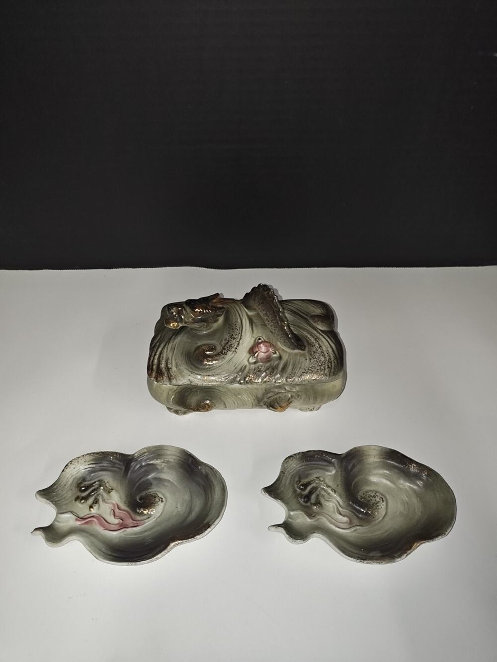 Wales Vintage Ceramic Dragon Cigarette Cigar Box With 2 Ashtrays Made In Japan